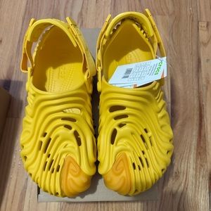 Crocs x Salehe Bembury Clog in color YOLK 207393-76L Size US Men size 7, 8 & 9